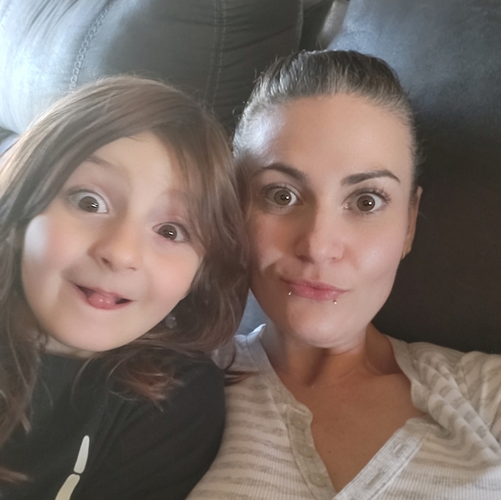 Meet your Posher, Holly